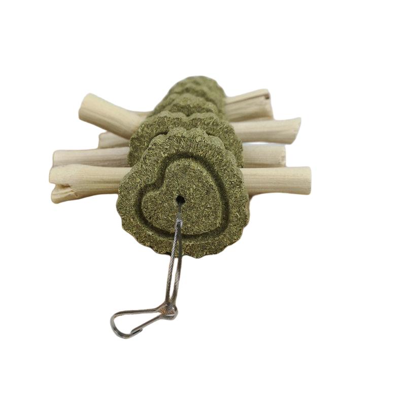 Small Pet Bamboo & Hay Chew Skewer
