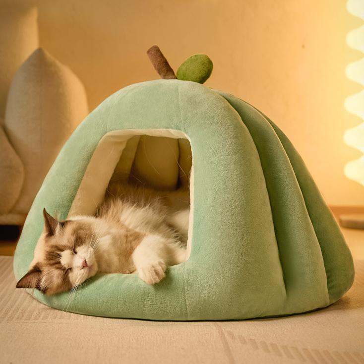 Cozy Pumpkin Pet Cave Bed – Warm Winter Cat & Small Dog House